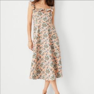 NWT Ann Taylor midi dress, fits super flattering on! Beautiful floral design!